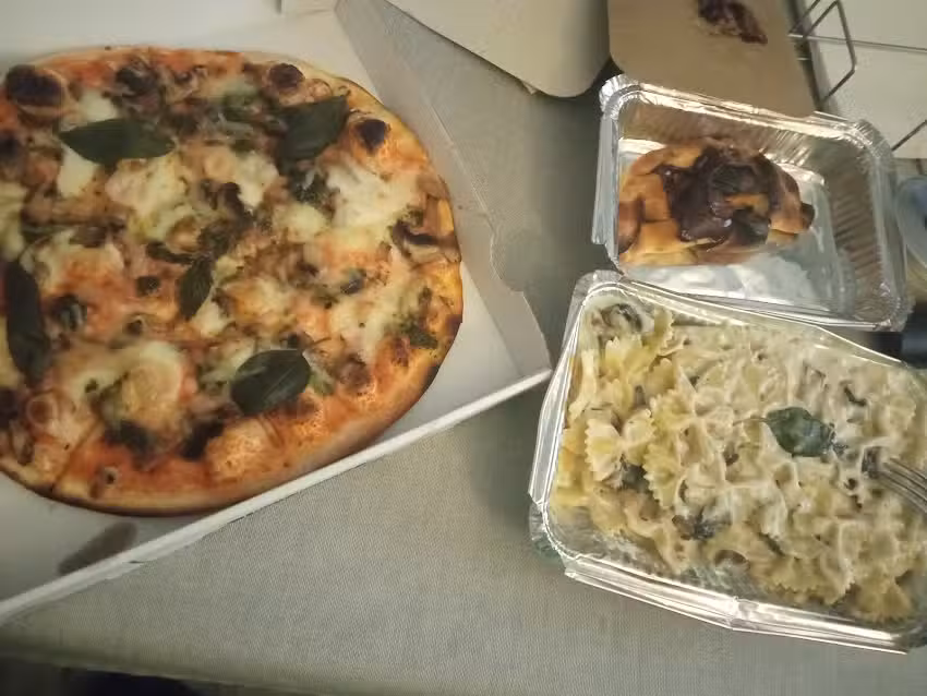 Aqua E Farina (Pasta & Pizza)