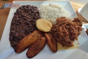 Arepera 3 de Mayo y Pizzeria