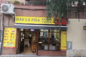 Bar la Piña kebab y pizza