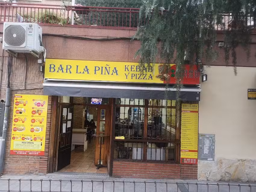 Bar la Piña kebab y pizza