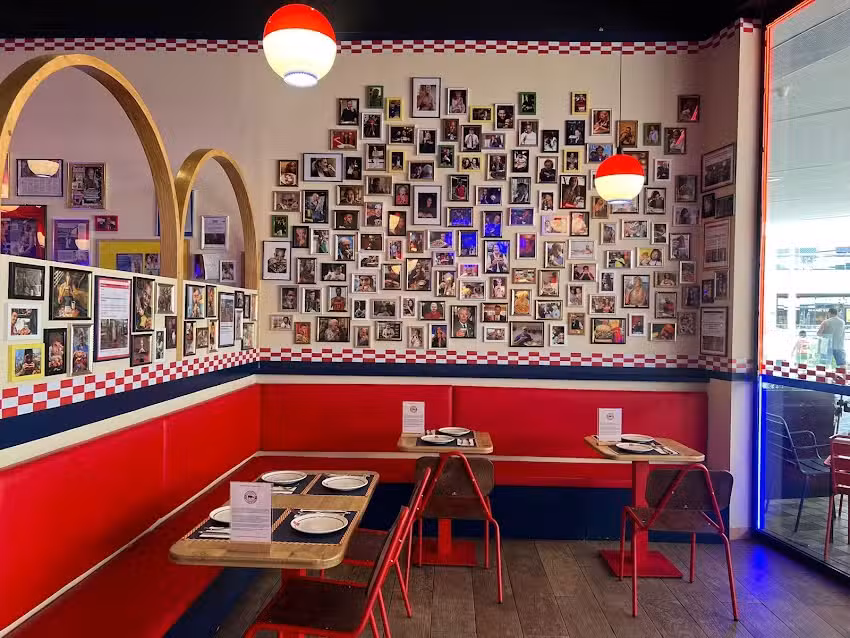 Berto’s Milanesa – CC Som Multiespai