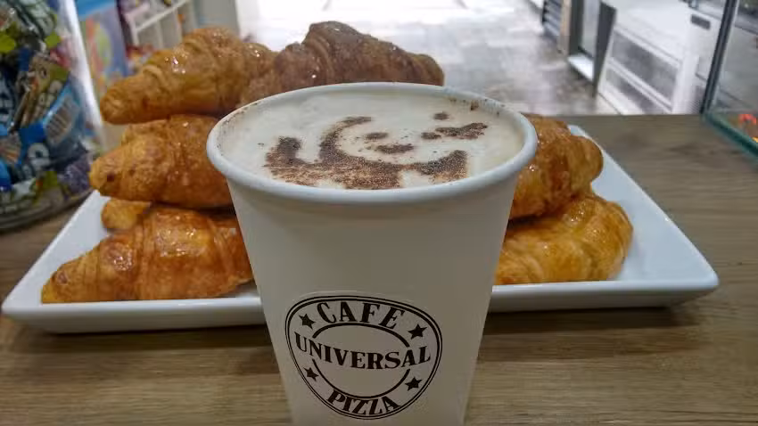 Café Universal Pizza