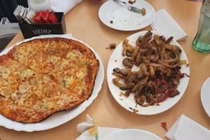 Carmelo’s Burguer Pizza