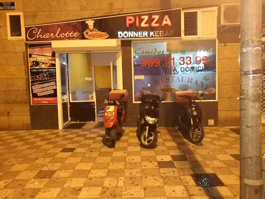 Charlotte Pizza & Döner Kebab