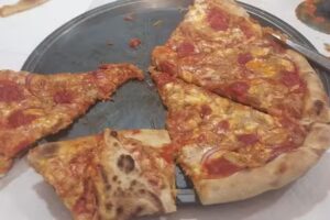 Chatitos Pizza – Artesanos Pizzeros