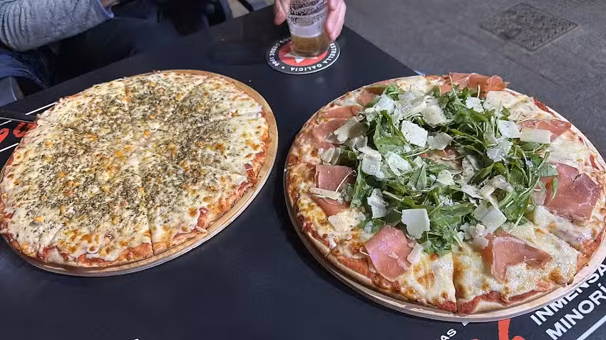 CHE Pizza y Empanadas | Estilo Argentino