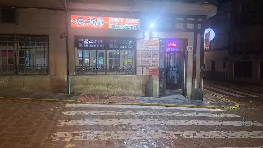 Dani Kebab Y Pizzeria KB