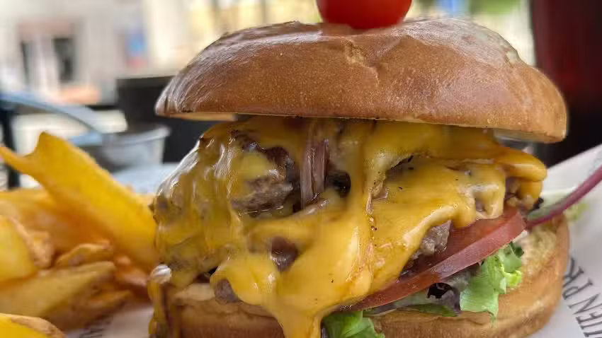 Deja Vu hamburguesería y pizzería