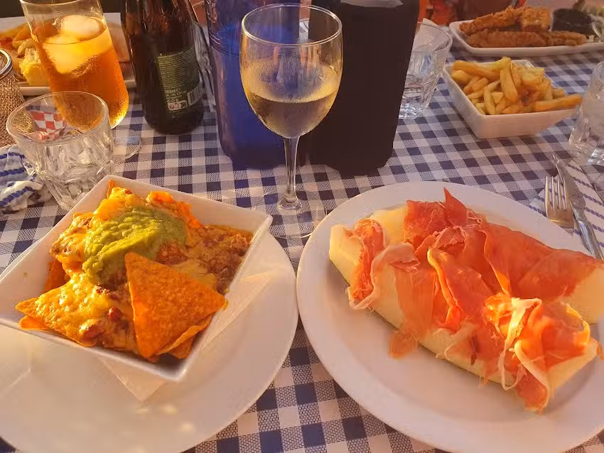 Don Genis Tapas and Pizzas