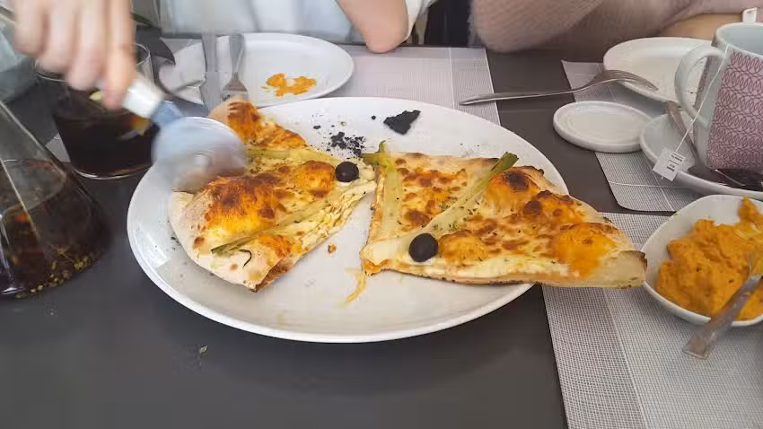 DOSMILDOTZE Cafè-Pizzeria