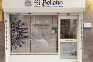 El Boliche, Cádiz. Pizzas uruguayas y empanadas criollas. Take away.