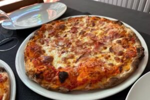 El Frisón Pizzeria Restaurant