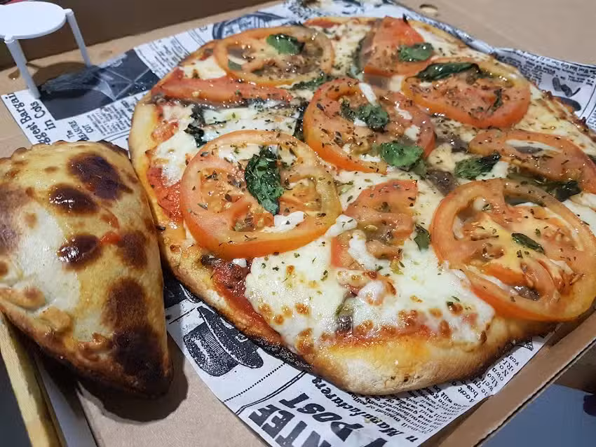 EMPANADA’S TRY BAR-PIZZERÍA.