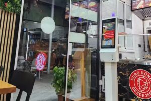 Euro Doner y Pizzeria – Plç. Vila