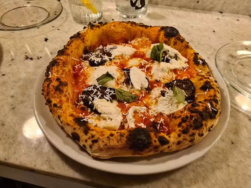 Gina Balmesina Pizza Bar