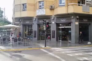 GUSTAREA cafetería, pastelería, panadería, cervecería y pizzería en Torrent, Valencia. Parking para clientes.