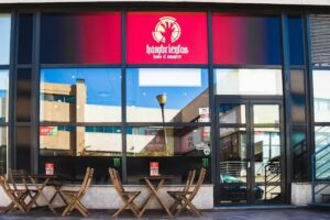 Hambrientos hasta el amanecer