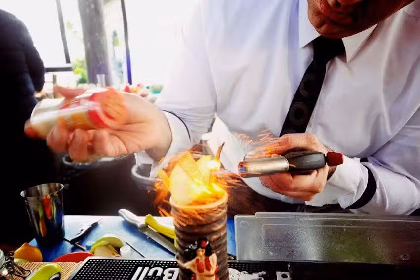 Ibiza P. Services | Private chef | Bar Catering | Pizza service | Bachelorette party | Cocktail workshop