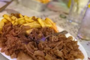 Kebab y pizzas SFC cafetería