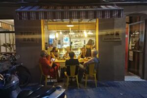 Kuk Pizza y empanadas argentinas