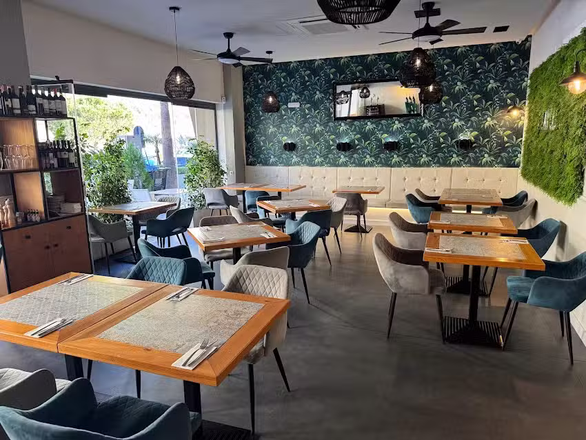 La Bella Sophia Higueron