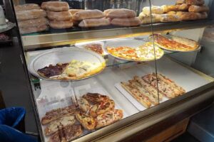 LA CROI– Café & Bocadillos | Pizzas en CC Holea