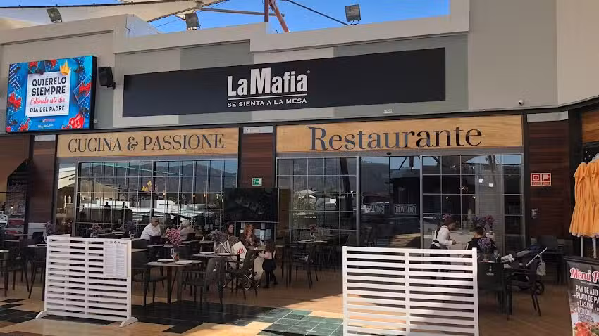 La Mafia se sienta a la mesa