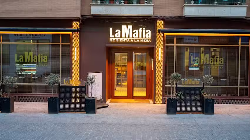 La Mafia se sienta a la mesa