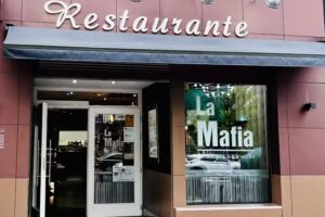 La Mafia se sienta a la mesa