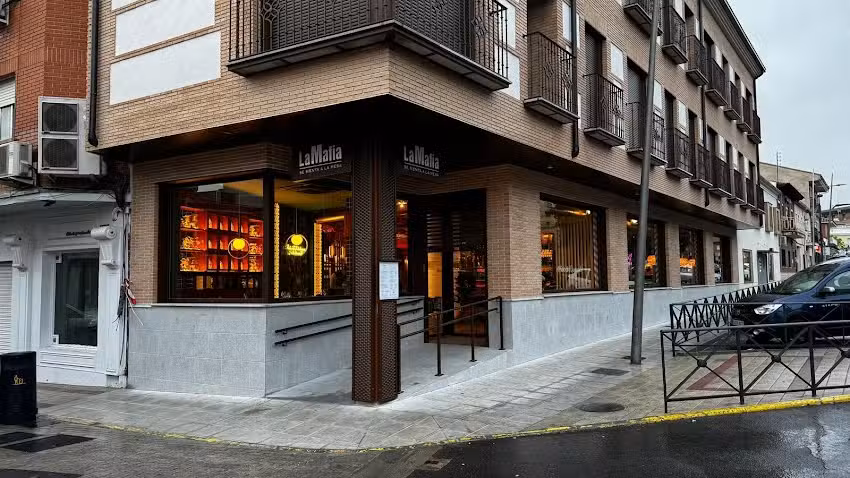 La Mafia se sienta a la mesa