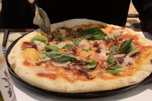 La Mafia se sienta a la mesa