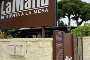 La Mafia se sienta a la mesa