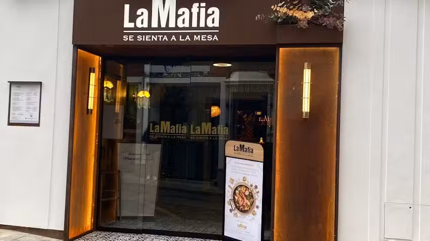 La Mafia se Sienta a la Mesa