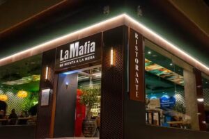 La Mafia se sienta a la mesa