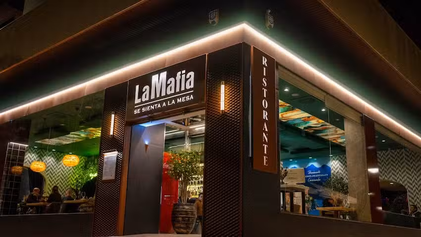 La Mafia se sienta a la mesa