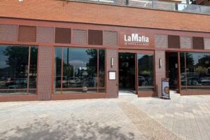 La Mafia se sienta a la mesa