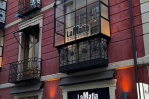 La Mafia se sienta a la mesa