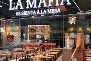 La Mafia se sienta a la mesa