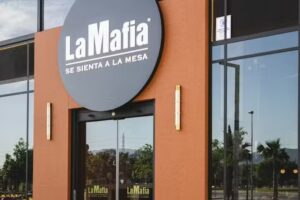 La Mafia se sienta a la mesa