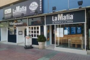 La Mafia se sienta a la mesa