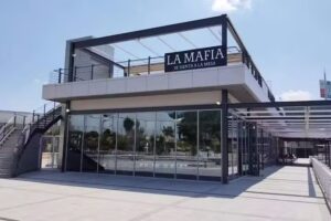 La Mafia se sienta a la mesa