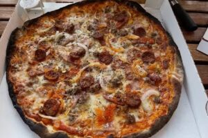 LA PIZZERIA DE SANT CEBRIA DE VALLALTA