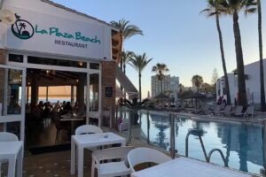 La Plaza Beach Restaurant @ Dona Lola