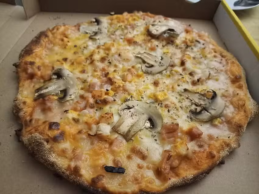 Lavin Que pizza. Since 2014