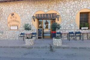 Llenye Restaurant – Pizzeria