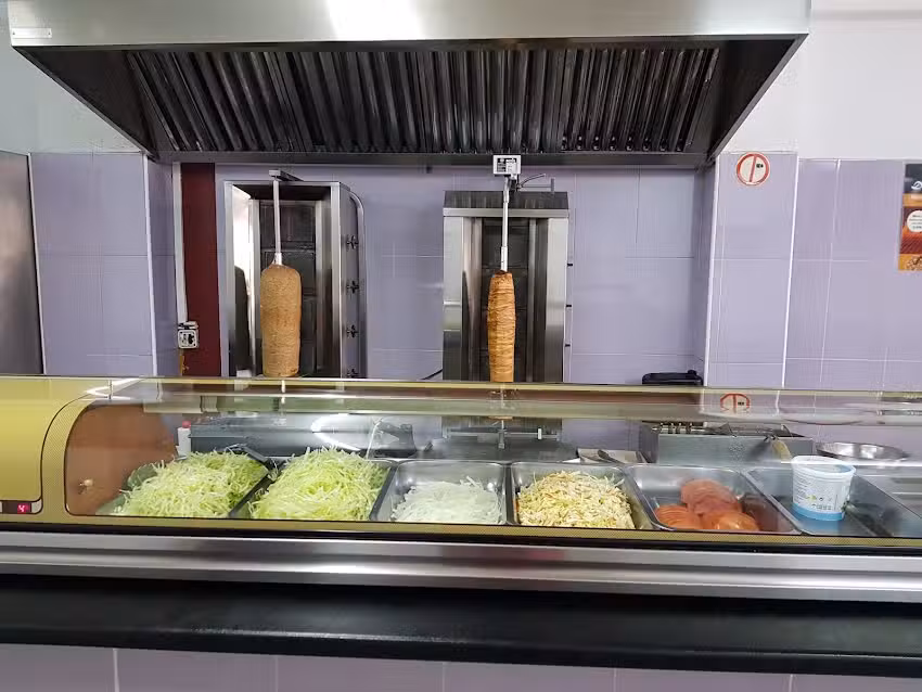 M-D-M Doner Kebab Pizzeria