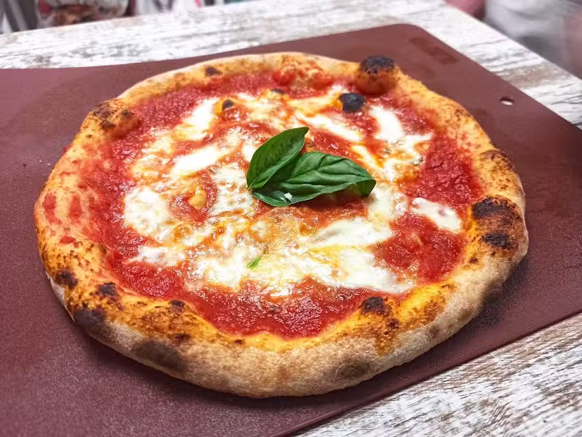 Margherita la pizza di Alessio ( Sant Feliu de Llobregat)