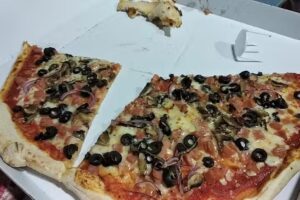 MÁS QUE PIZZAS LA ZUBIA