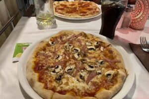 Mau-Mau Restaurante & Pizzeria