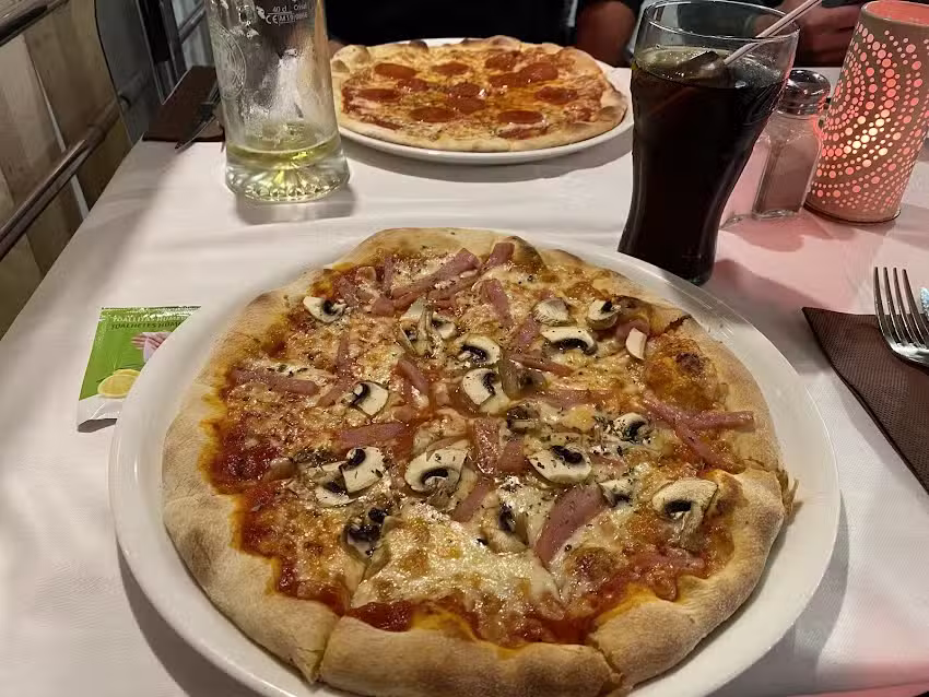 Mau-Mau Restaurante & Pizzeria